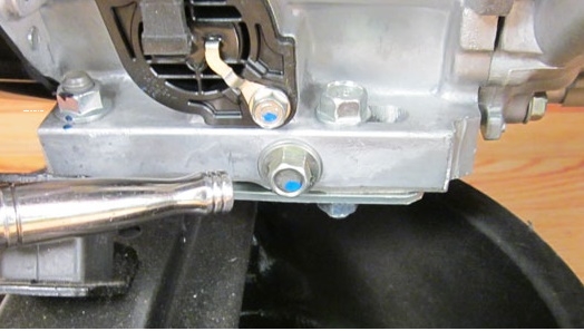 thay nhớt máy phát điện