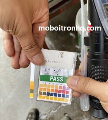 kiểm tra độ ph của nước pha dung dịch gia công kim loại