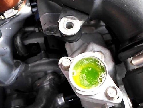 bọt khí trong hệ thống làm mát