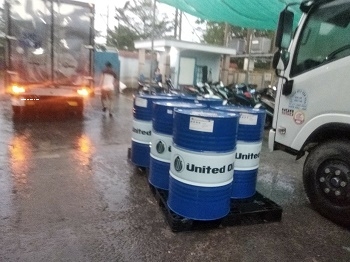 giao dầu nhớt United Oil cho nhà máy