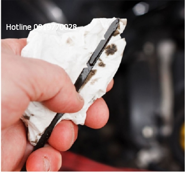 dau-dong-co-chuyen-sang-mau-den