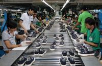 Dầu nhớt dùng cho nhà máy sản xuất giày dép nhựa