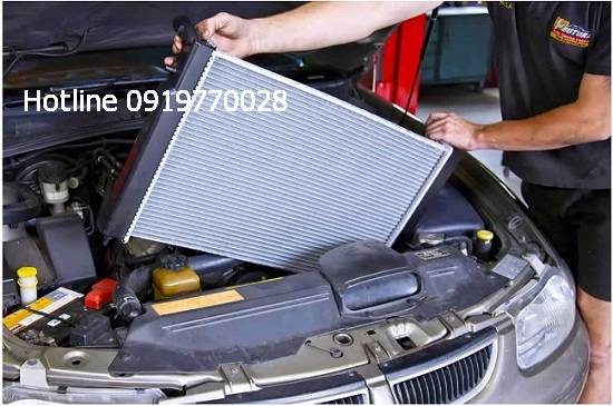 ket-nuoc-lam-mat-o-to