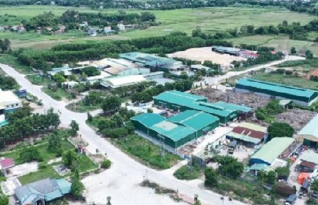 ban-nhot-dong-co-tai-cum-cong-nghiep-lang-nghe-linh-an-tay