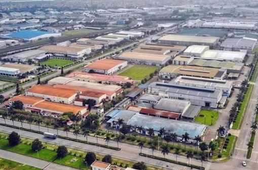 ban-dau-chong-ri-tai-cum-cong-nghiep-nhi-xuan-hoc-mon-tphcm