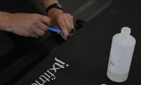 cách tra dầu silicone vào máy chạy bộ