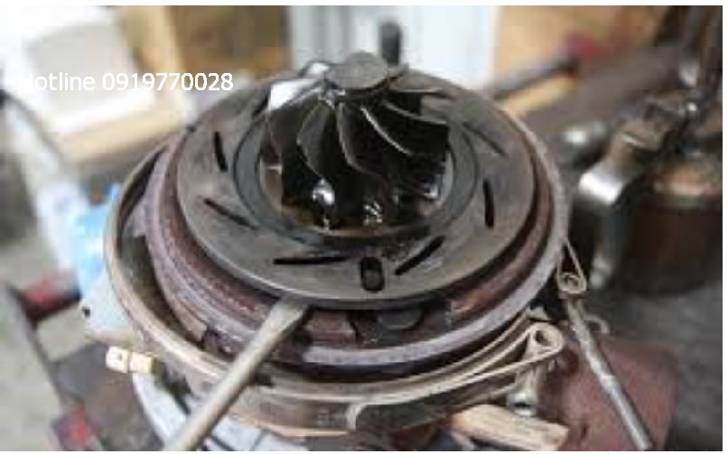 canh-quat-turbo-bi-vo