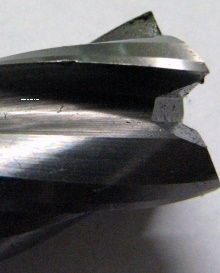 dao tiện mài cnc bị sứt mẻ