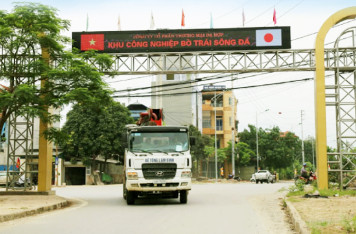 dai-ly-ban-mo-boi-tron-grenvo-tai-kcn-bo-trai-song-da-hoa-binh