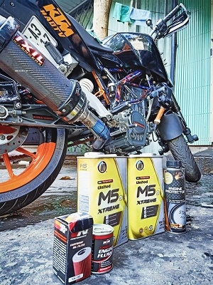 dầu nhớt xe máy gốc tổng hợp PAO United Oil M5