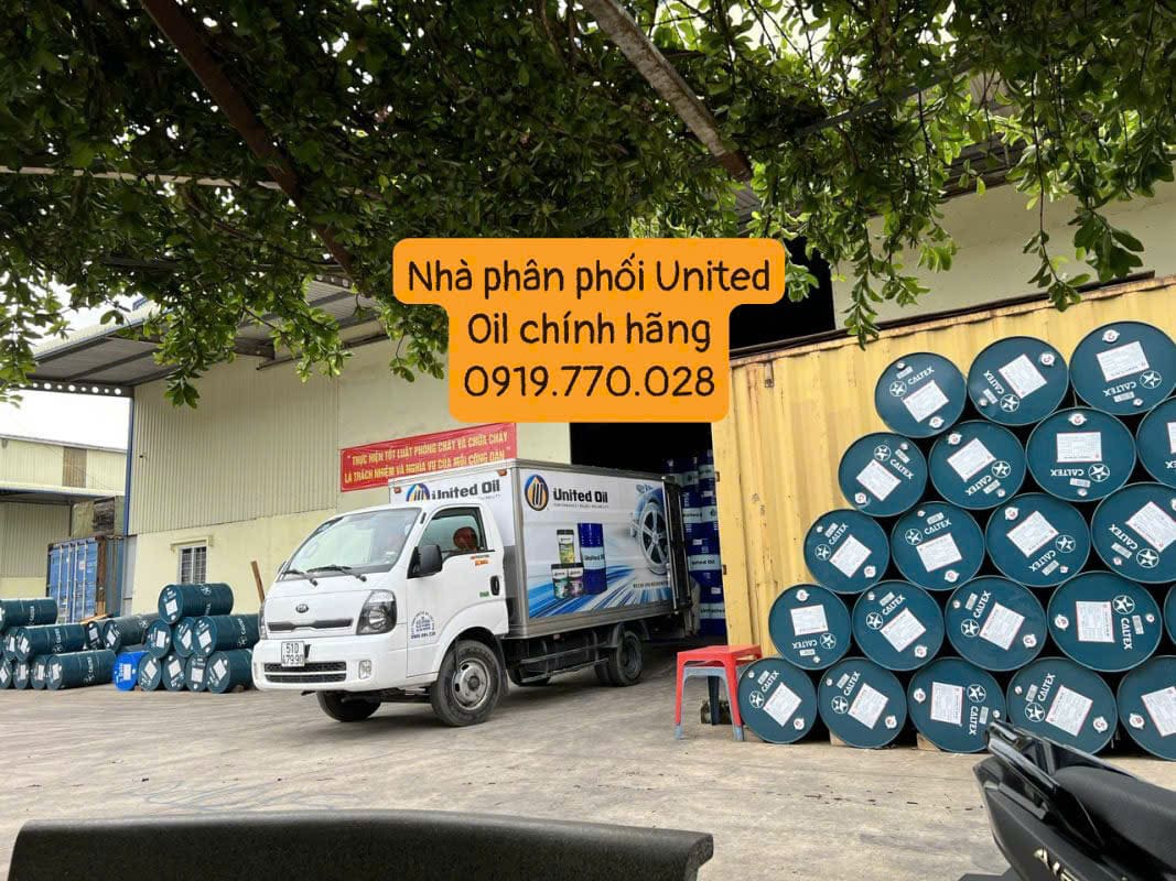 hinh-anh-dau-banh-rang-chiu-nhiet-united-fully-synthetic-industrial-gear--bearing-oil-1000-